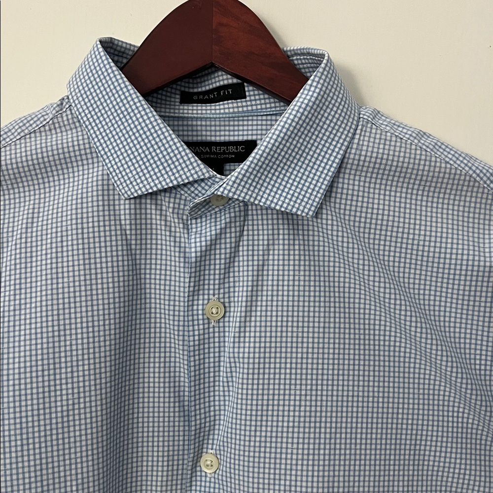 Banana Republic slim fit button down dress shirt- M